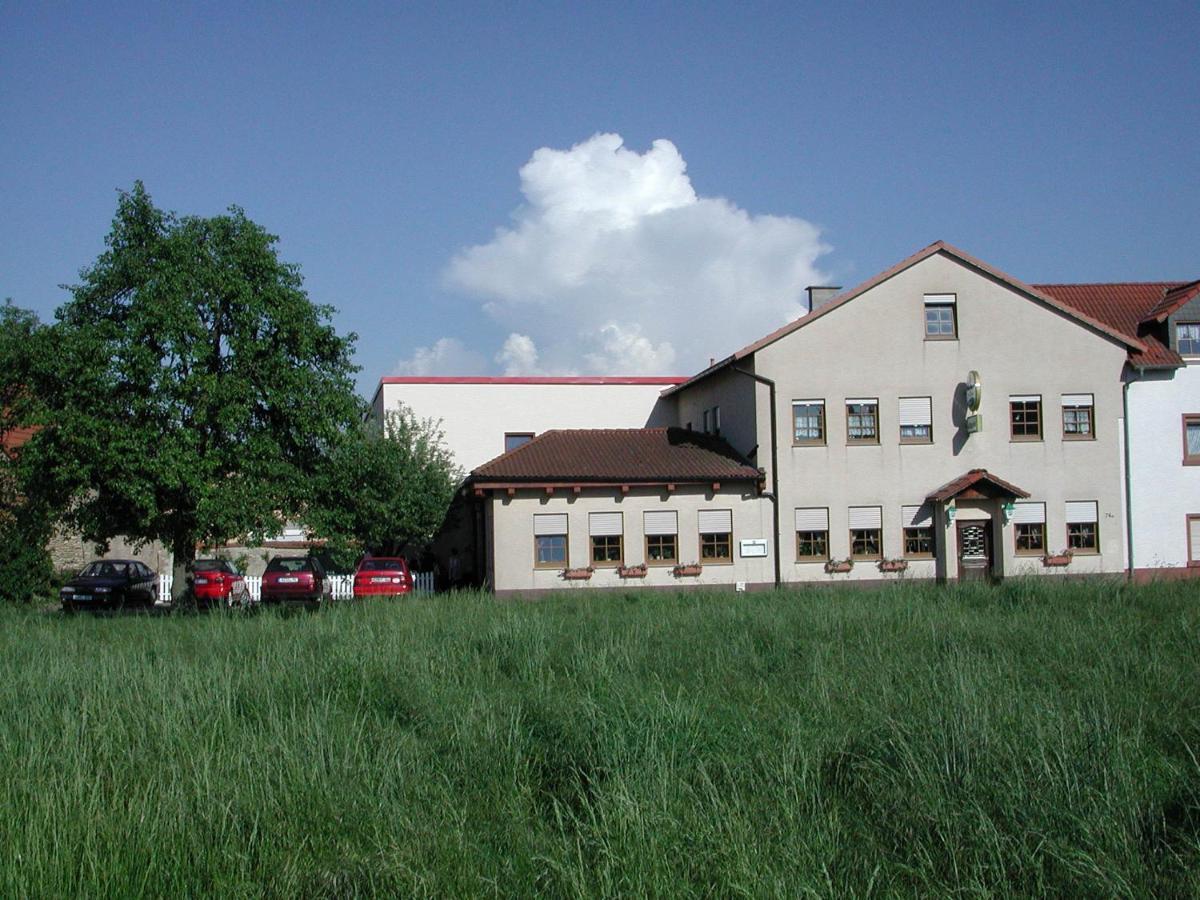 Gaestehaus Stephanie Ilbesheim Экстерьер фото